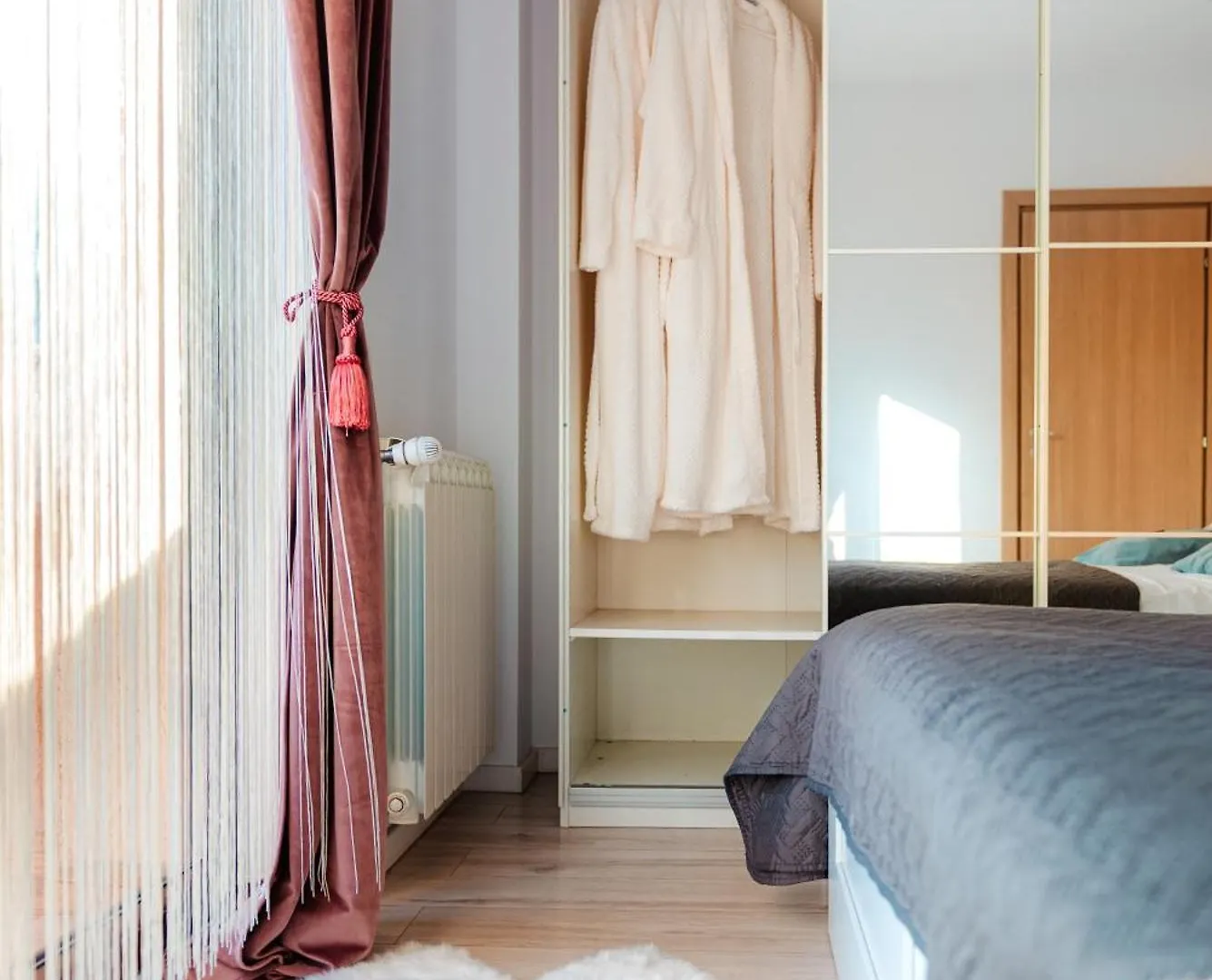 Downtown Apartment Boutique - Blue & Pink 부쿠레슈티